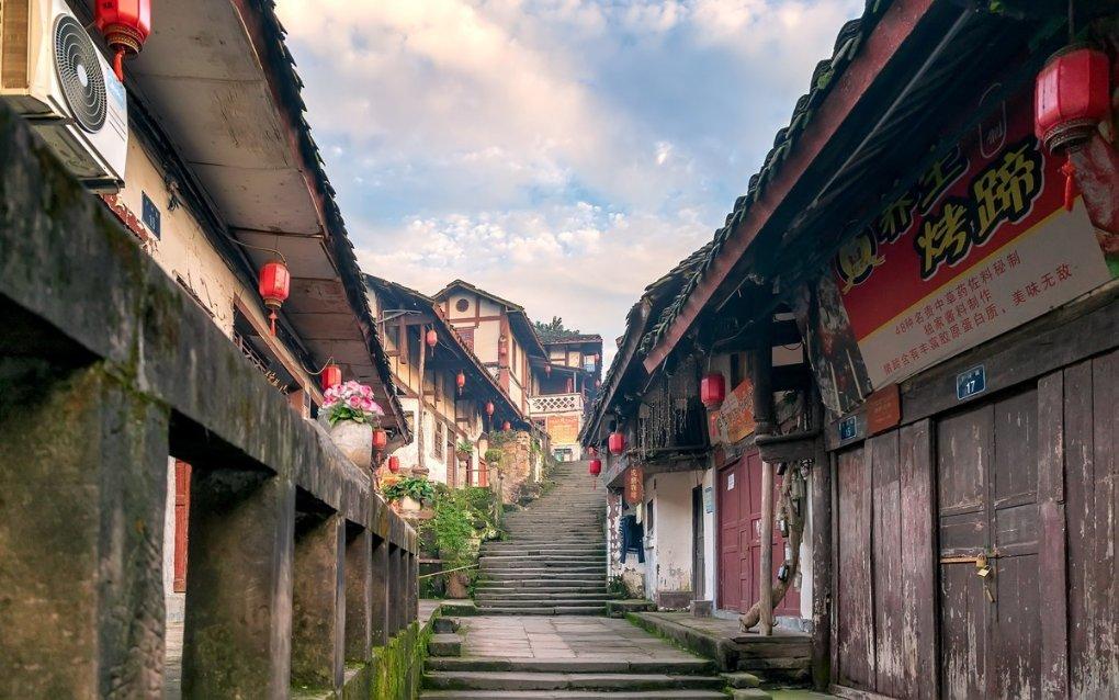 伊能静因点评委屈哭泣,事后发文向赵兆道歉,但配图却是认真的?